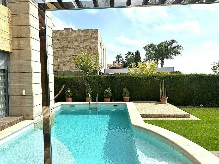 4-bedroom Villa In Orihuela Costa, Spain (413 M²)