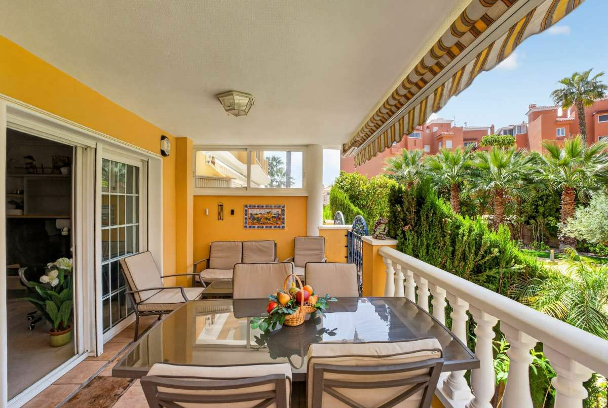 2-bedroom Apartment In Torrevieja, Spain (76 M²)
