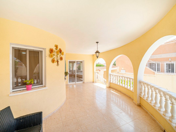 3-bedroom Villa In Rojales, Spain (151 M²)