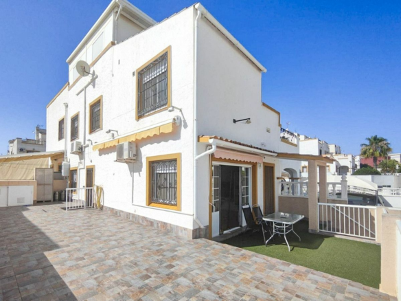 6-bedroom Villa In Orihuela Costa, Spain (160 M²)