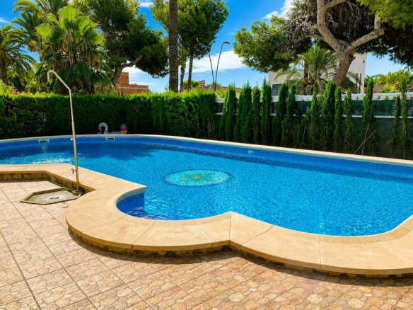 4-bedroom Villa In Orihuela Costa, Spain (233 M²)