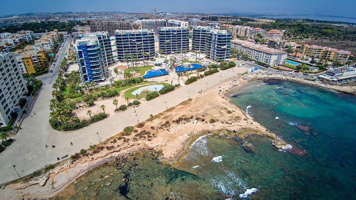 2-bedroom Apartment In Orihuela Costa, Spain (98 M²)