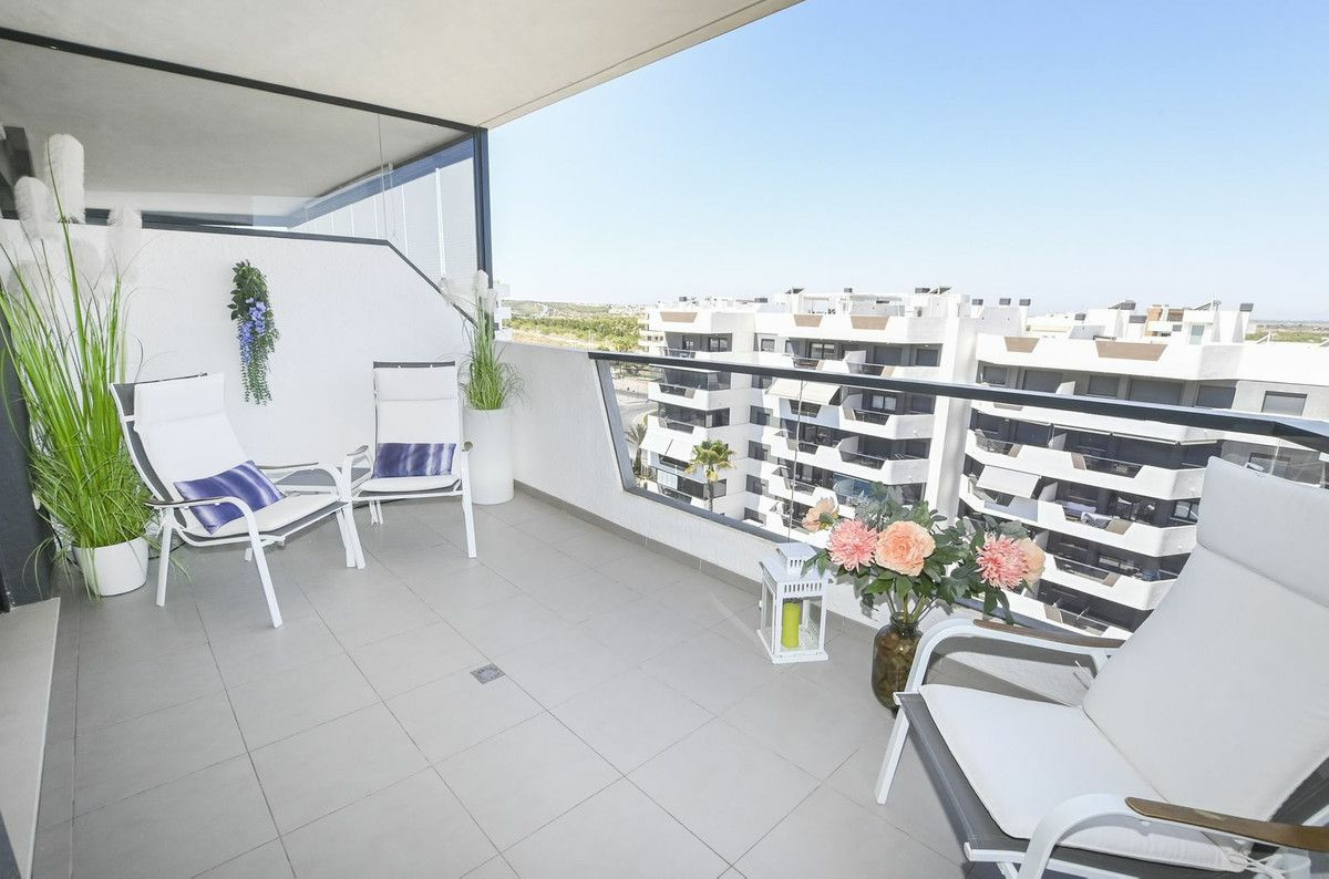 2-bedroom Apartment In Arenales Del Sol, Spain (64 M²)