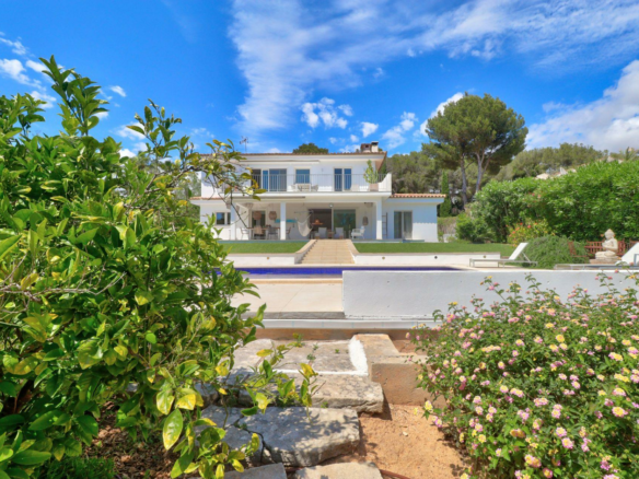 5-bedroom Villa In Calvià, Spain (398 M²)