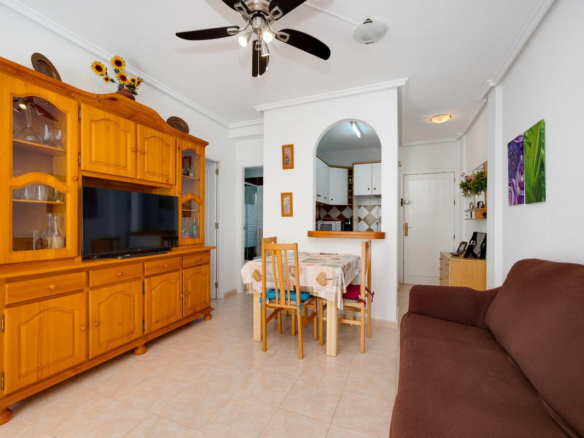 2-bedroom Villa In Torrevieja, Spain (60 M²)