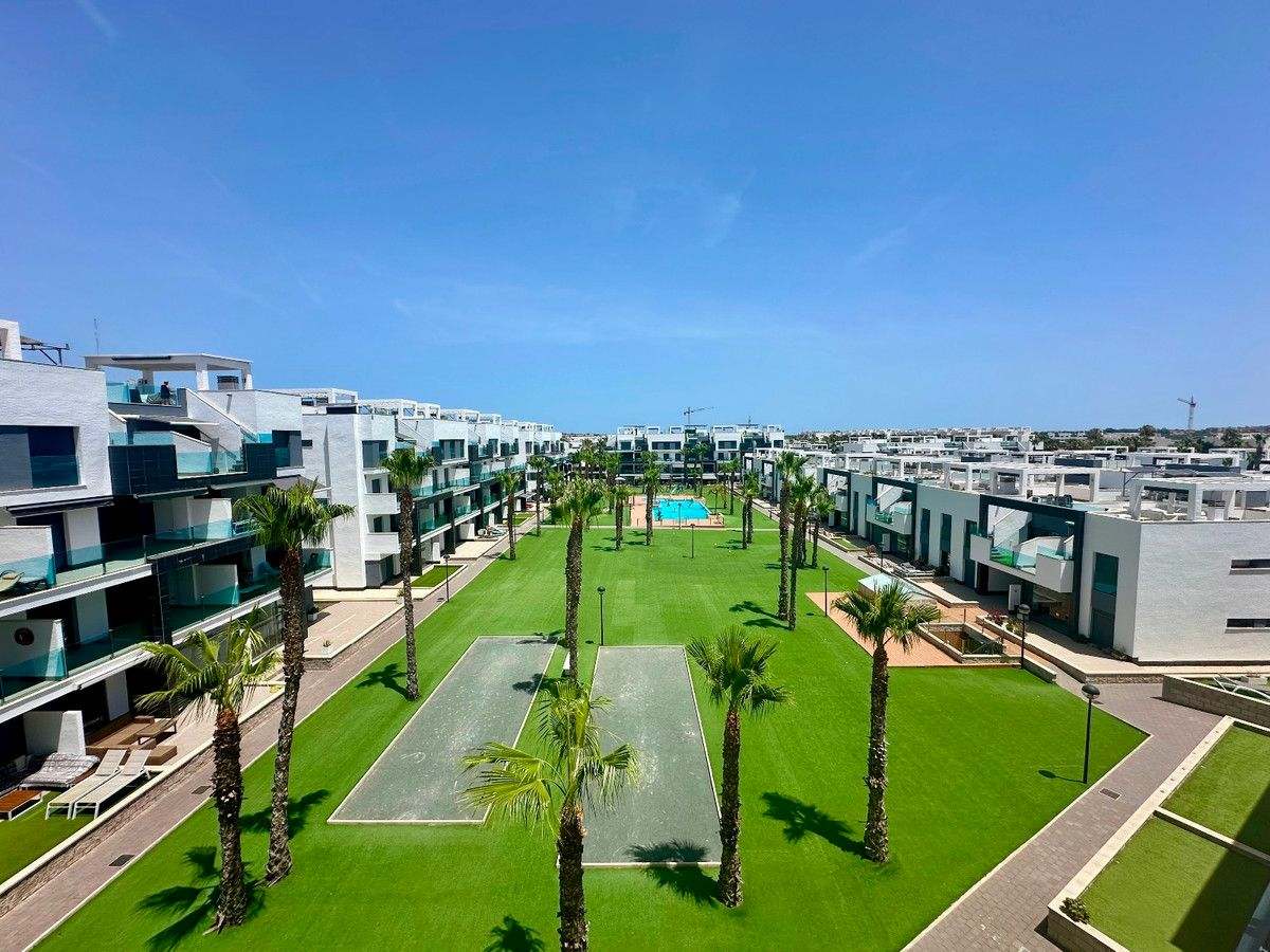 3-bedroom Apartment In Guardamar Del Segura, Spain (90 M²)