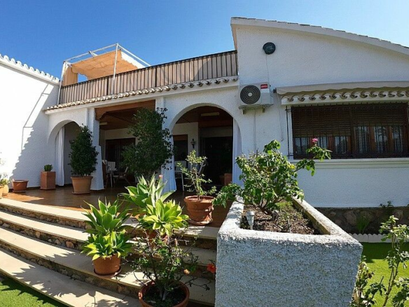 5-bedroom Villa In Orihuela Costa, Spain (750 M²)