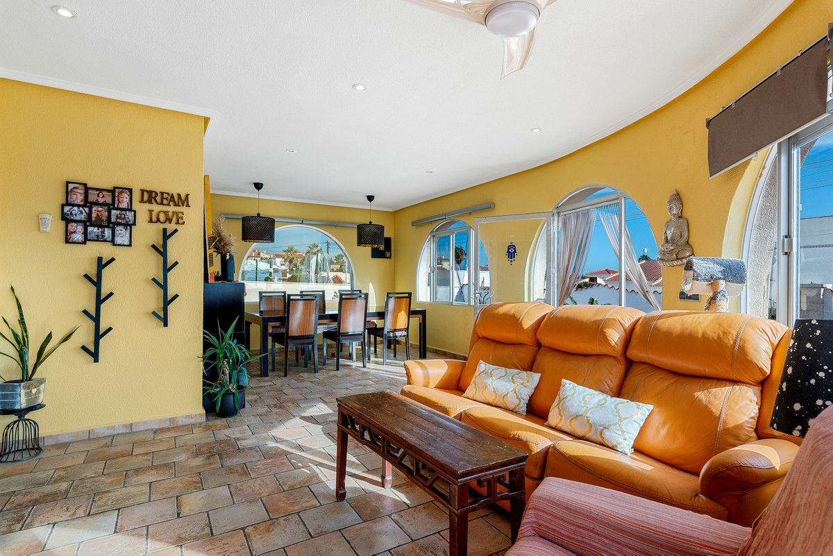 4-bedroom Villa In Rojales, Spain (158 M²)