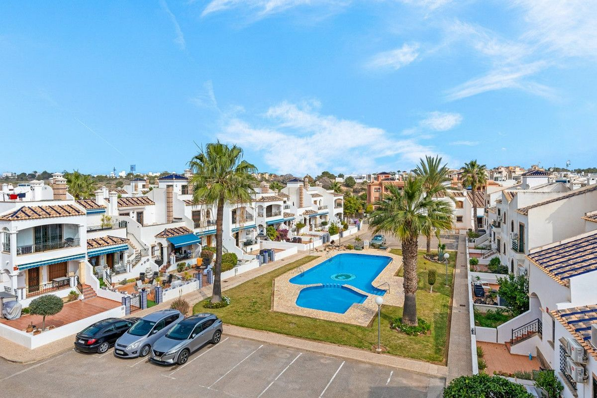 2-bedroom Apartment In Orihuela Costa, Spain (89 M²)