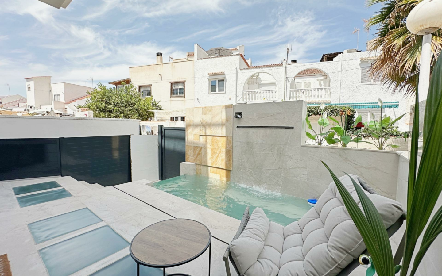 3-bedroom House In Torrevieja, Spain (180 M²)