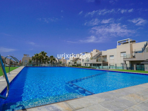2-bedroom Apartment In Torrevieja, Spain (75 M²)
