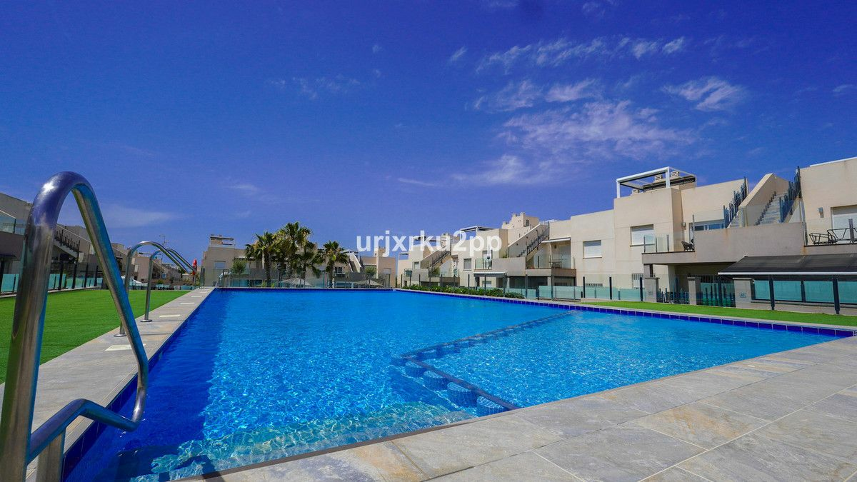 2-bedroom Apartment In Torrevieja, Spain (75 M²)