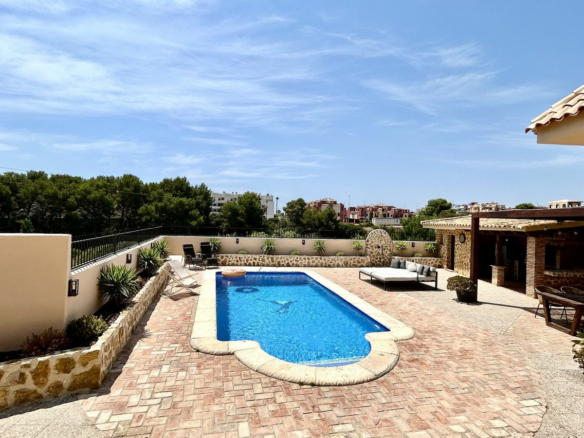 5-bedroom Villa In Orihuela Costa, Spain (238 M²)