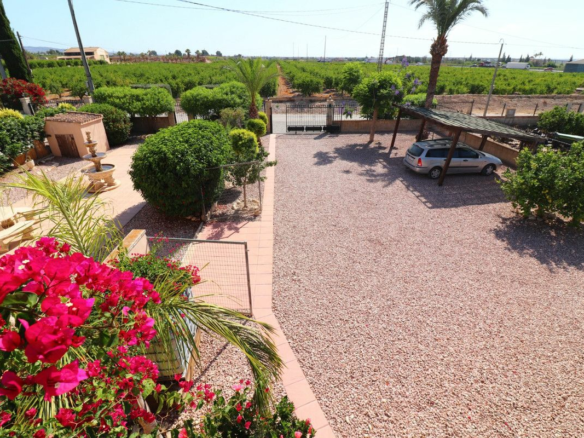 4-bedroom Villa In Albatera, Spain (231 M²)