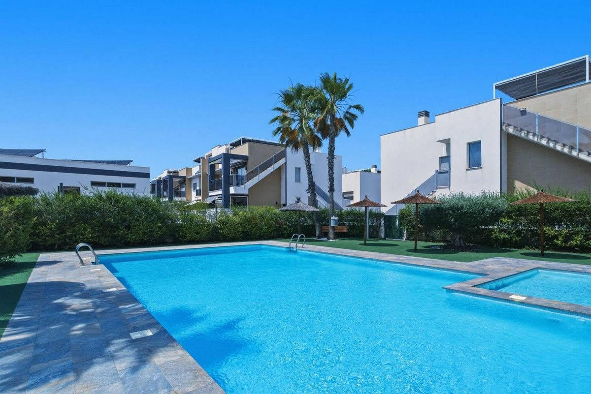 3-bedroom Apartment In Guardamar Del Segura, Spain (108 M²)