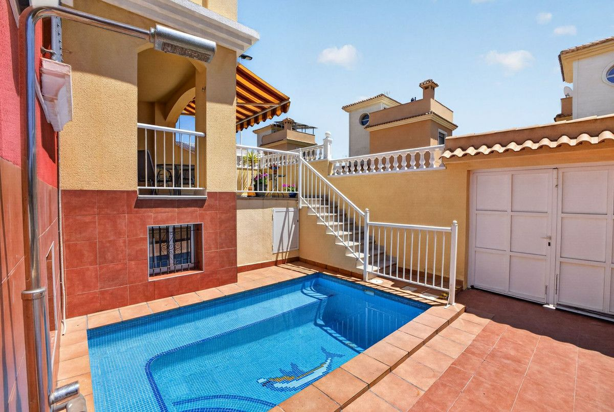 4-bedroom House In Torrevieja, Spain (110 M²)