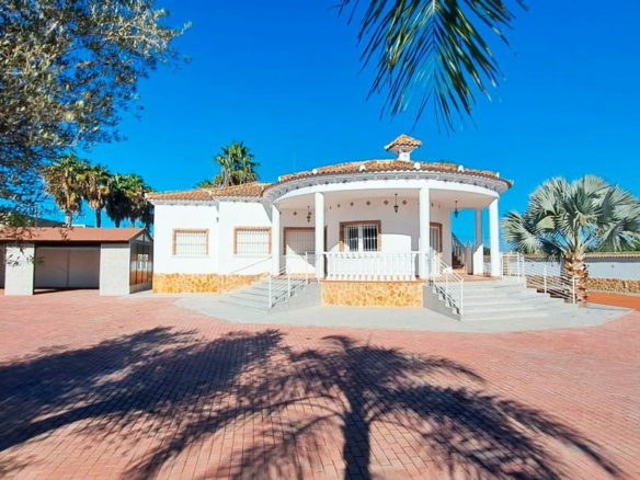 3-bedroom Villa In Catral, Spain (140 M²)