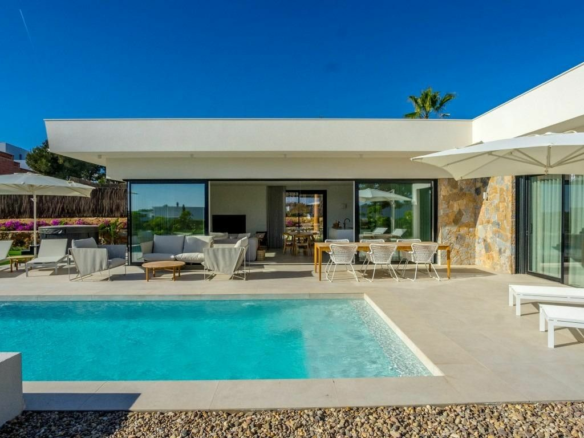 3-bedroom Villa In Orihuela, Spain (177 M²)