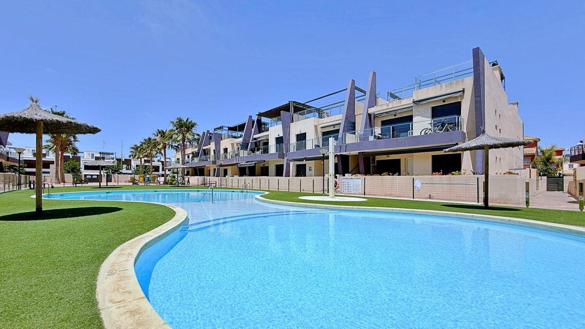 3-bedroom Apartment In Pilar De La Horadada, Spain (108 M²)