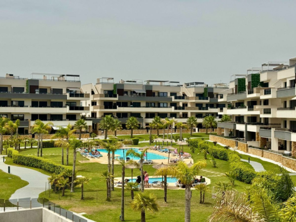 3-bedroom Apartment In Orihuela Costa, Spain (98 M²)