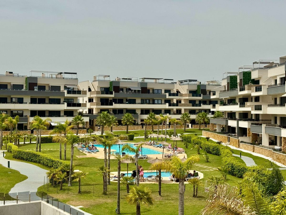 3-bedroom Apartment In Orihuela Costa, Spain (98 M²)