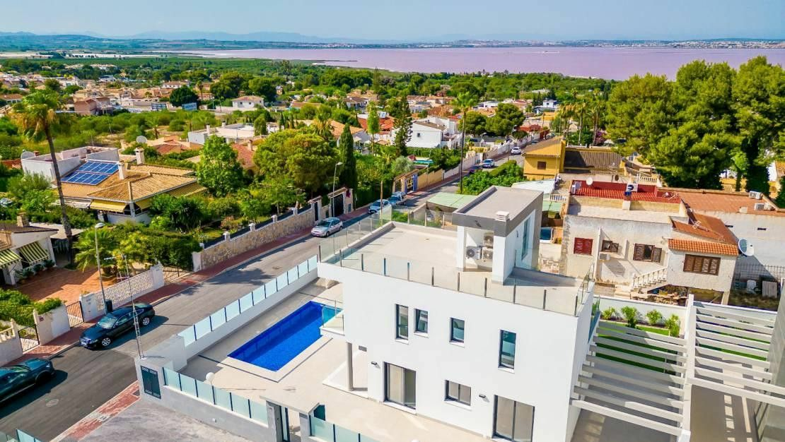 3-bedroom House In Orihuela, Spain (190 M²)