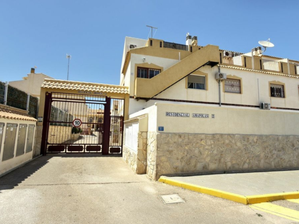 3-bedroom House In Orihuela Costa, Spain (80 M²)