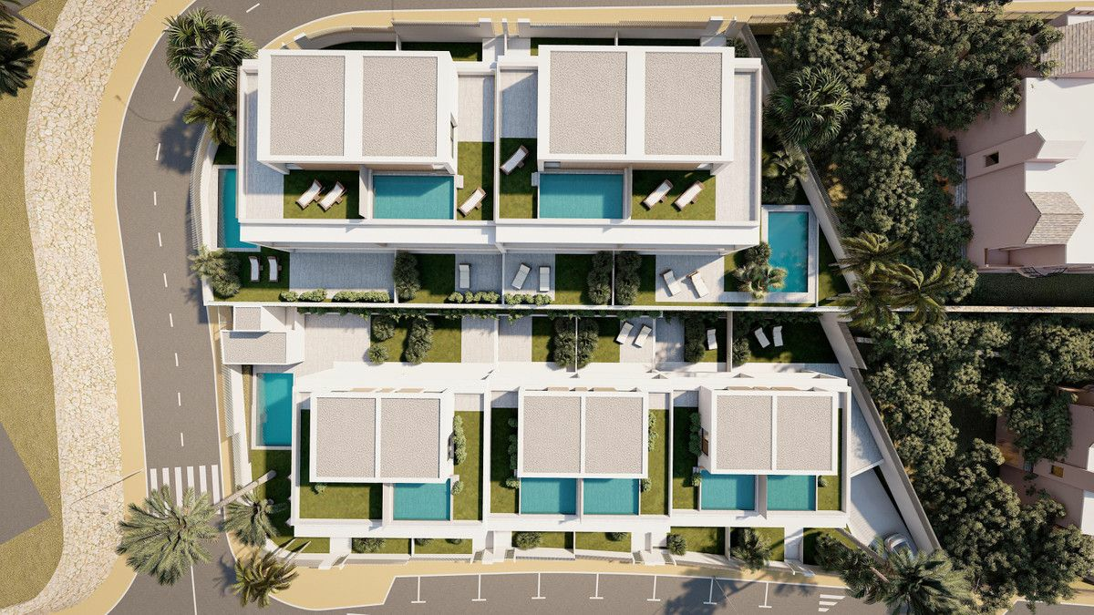 4-bedroom Villa In Estepona, Spain (180 M²)