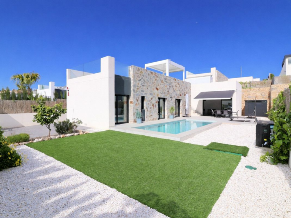3-bedroom Villa In Algorfa, Spain (118 M²)