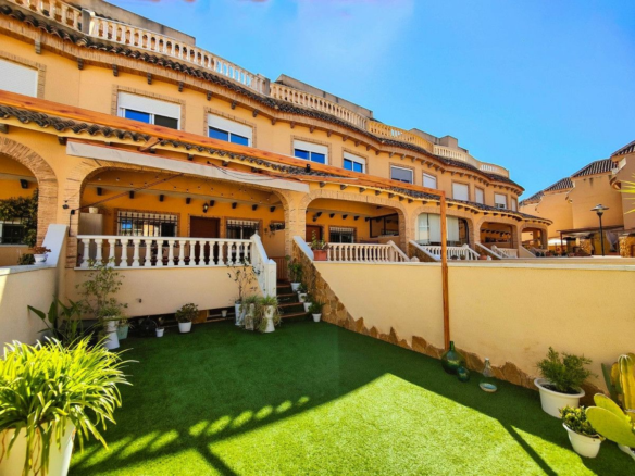 4-bedroom House In Guardamar Del Segura, Spain (108 M²)