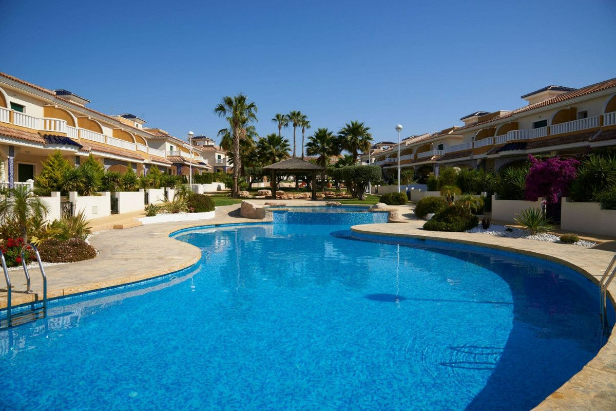 2-bedroom House In Rojales, Spain (105 M²)