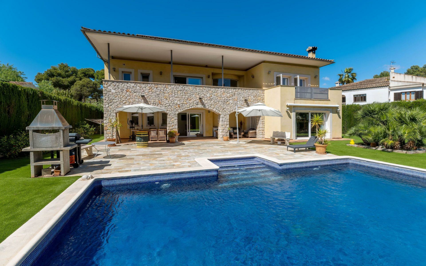 4-bedroom Villa In Calvià, Spain (368 M²)