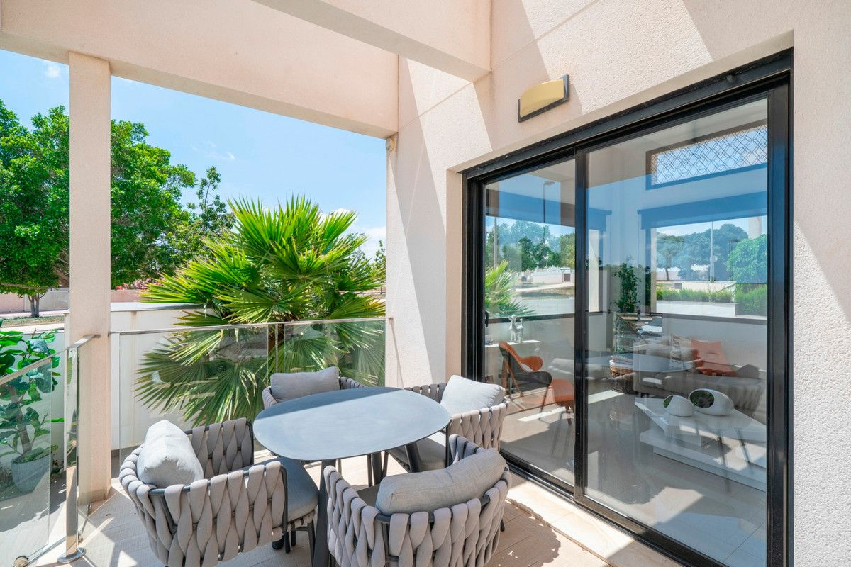 3-bedroom Villa In Rojales, Spain (122 M²)