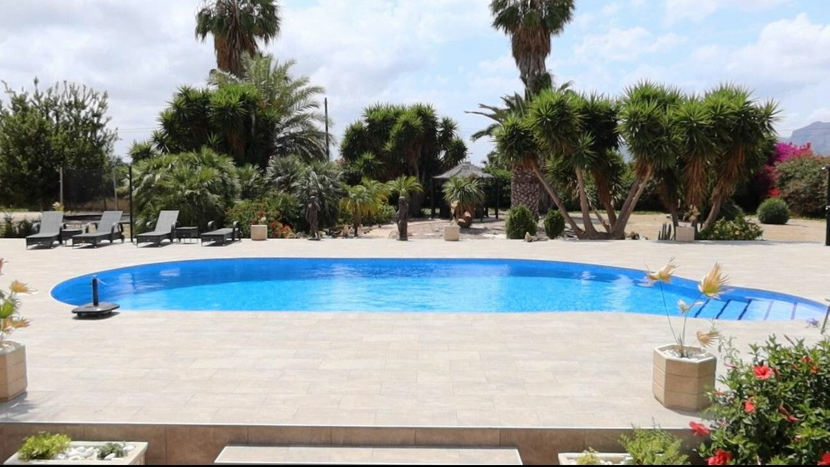 4-bedroom Country House In Orihuela, Spain (274 M²)