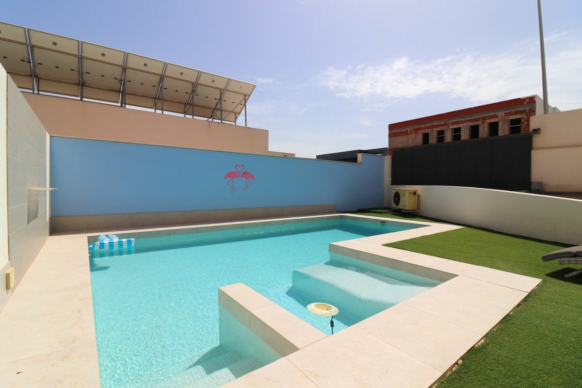 4-bedroom Villa In Benijofar, Spain (319 M²)