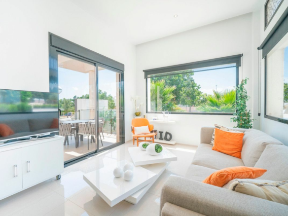 3-bedroom Villa In Rojales, Spain (122 M²)
