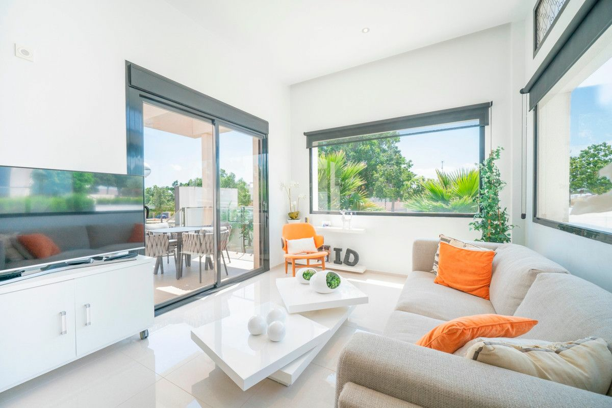 3-bedroom Villa In Rojales, Spain (122 M²)