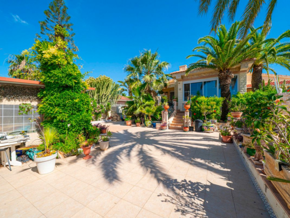 3-bedroom Villa In Rojales, Spain (146 M²)