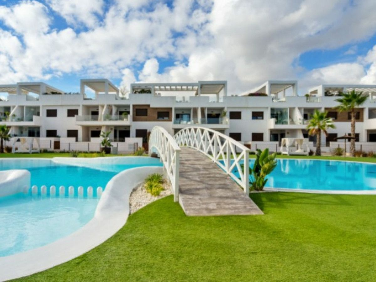 4-bedroom Villa In Torrevieja, Spain (194 M²)