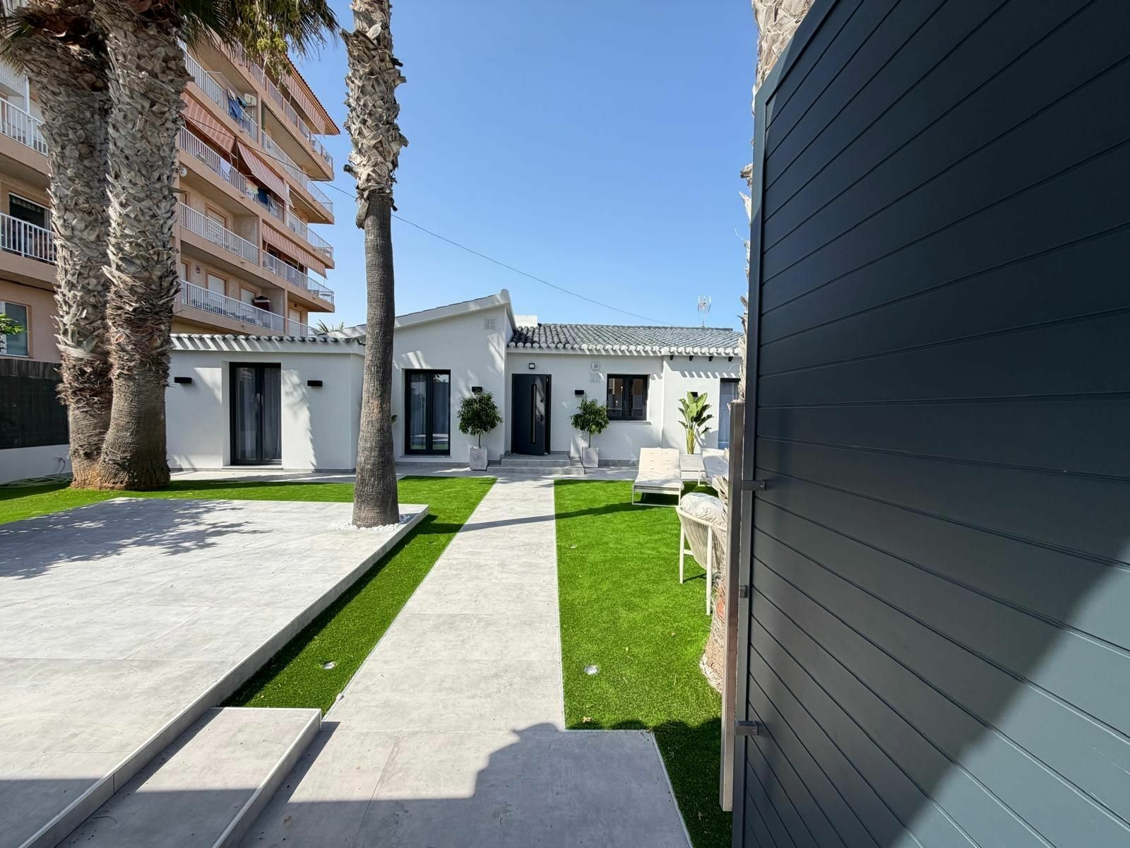 2-3-06d22e 4-bedroom Villa In Torrevieja, Spain (103 M²)