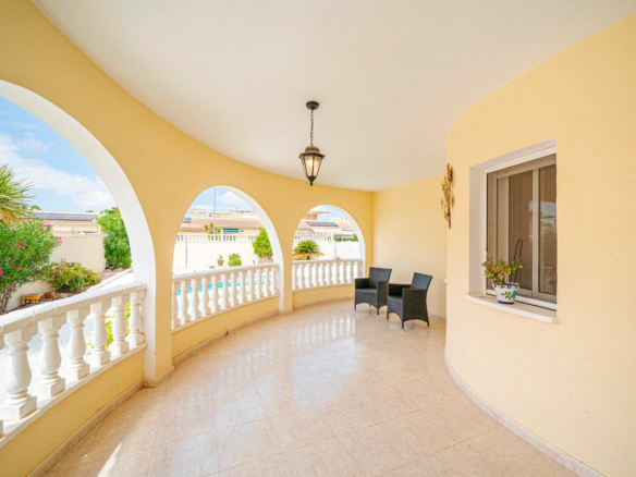 3-bedroom Villa In Rojales, Spain (151 M²)