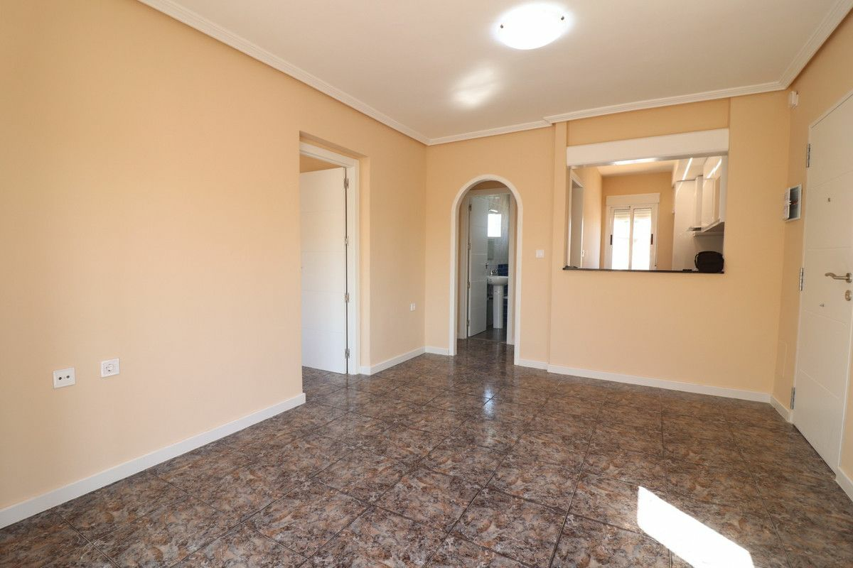 2-bedroom Apartment In Orihuela Costa, Spain (52 M²)