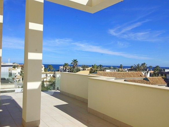 5-bedroom Villa In Orihuela Costa, Spain (306 M²)