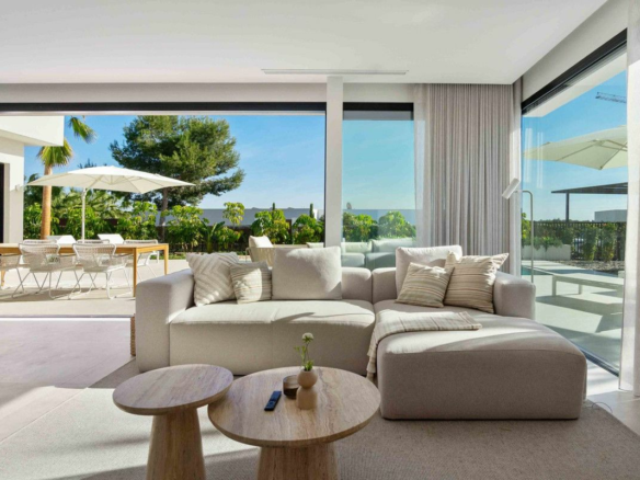 3-bedroom Villa In Orihuela, Spain (177 M²)
