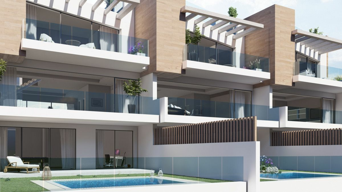 3-bedroom Villa In Fuengirola, Spain (512 M²)