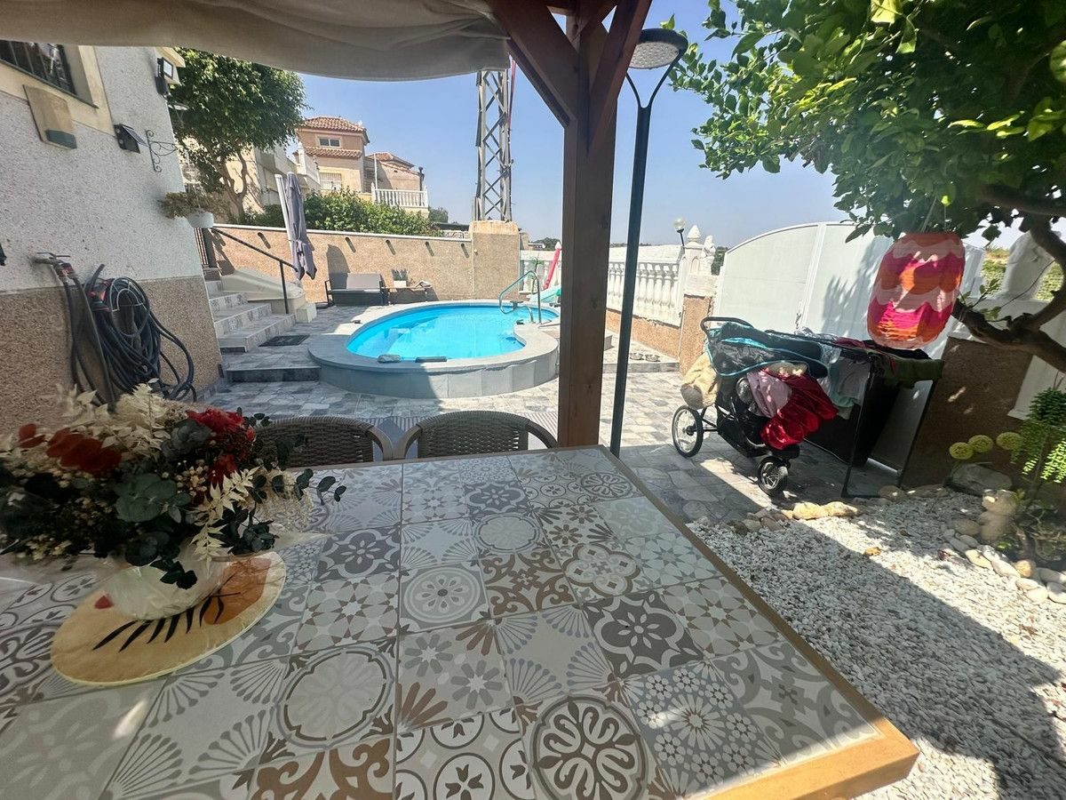 3-bedroom Villa In Algorfa, Spain (92 M²)