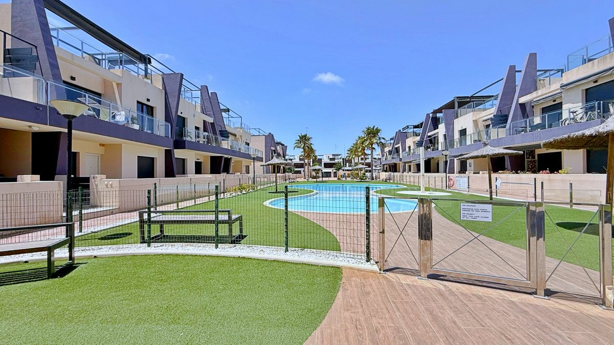 3-bedroom Apartment In Pilar De La Horadada, Spain (108 M²)