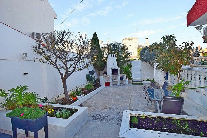 3-bedroom Villa In Torrevieja, Spain (200 M²)