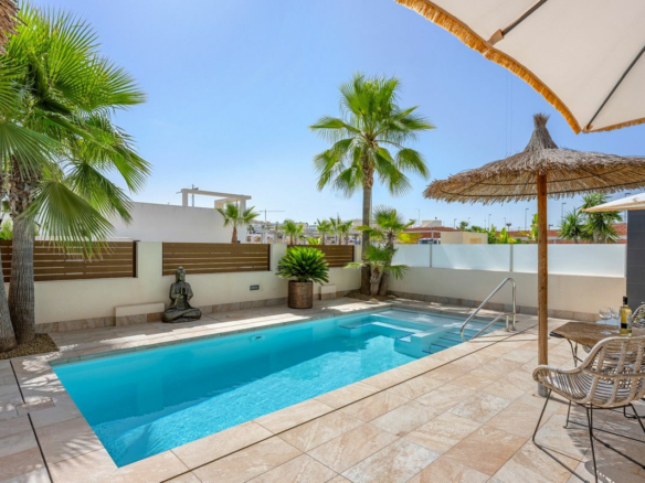 3-bedroom Villa In Benijofar, Spain (266 M²)