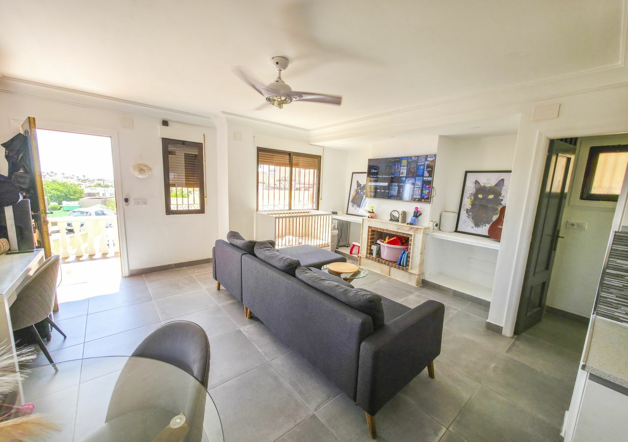 2-bedroom Villa In Orihuela Costa, Spain (77 M²)
